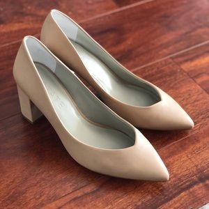 1.State Saffy Block Heel Pump